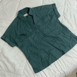Universal Thread Women's Green Short Sleeve Button-Up Shirt